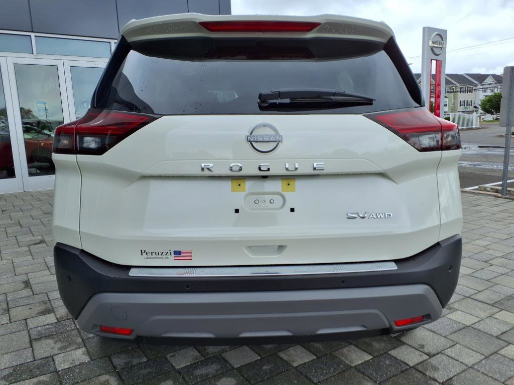 Used 2023 Nissan Rogue SV image 7