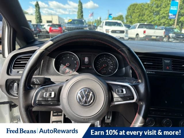 Used 2017 Volkswagen Golf 4-Door FWD image 6