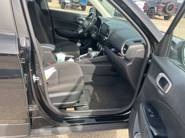 Used 2021 Hyundai Venue SEL image 7