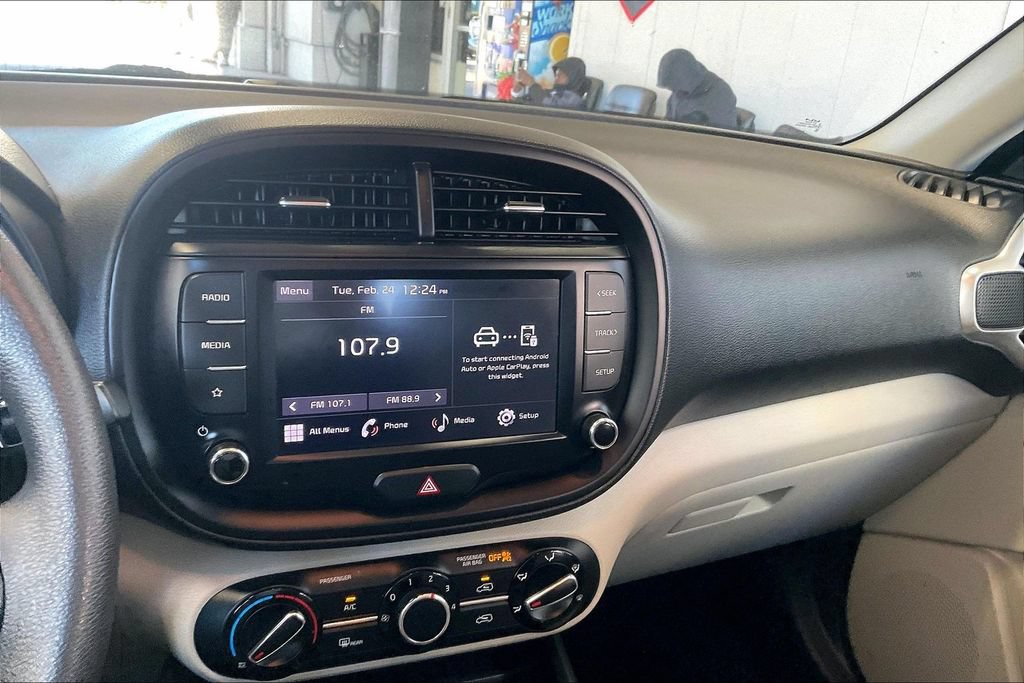 Used 2022 Kia Soul LX FWD image 10