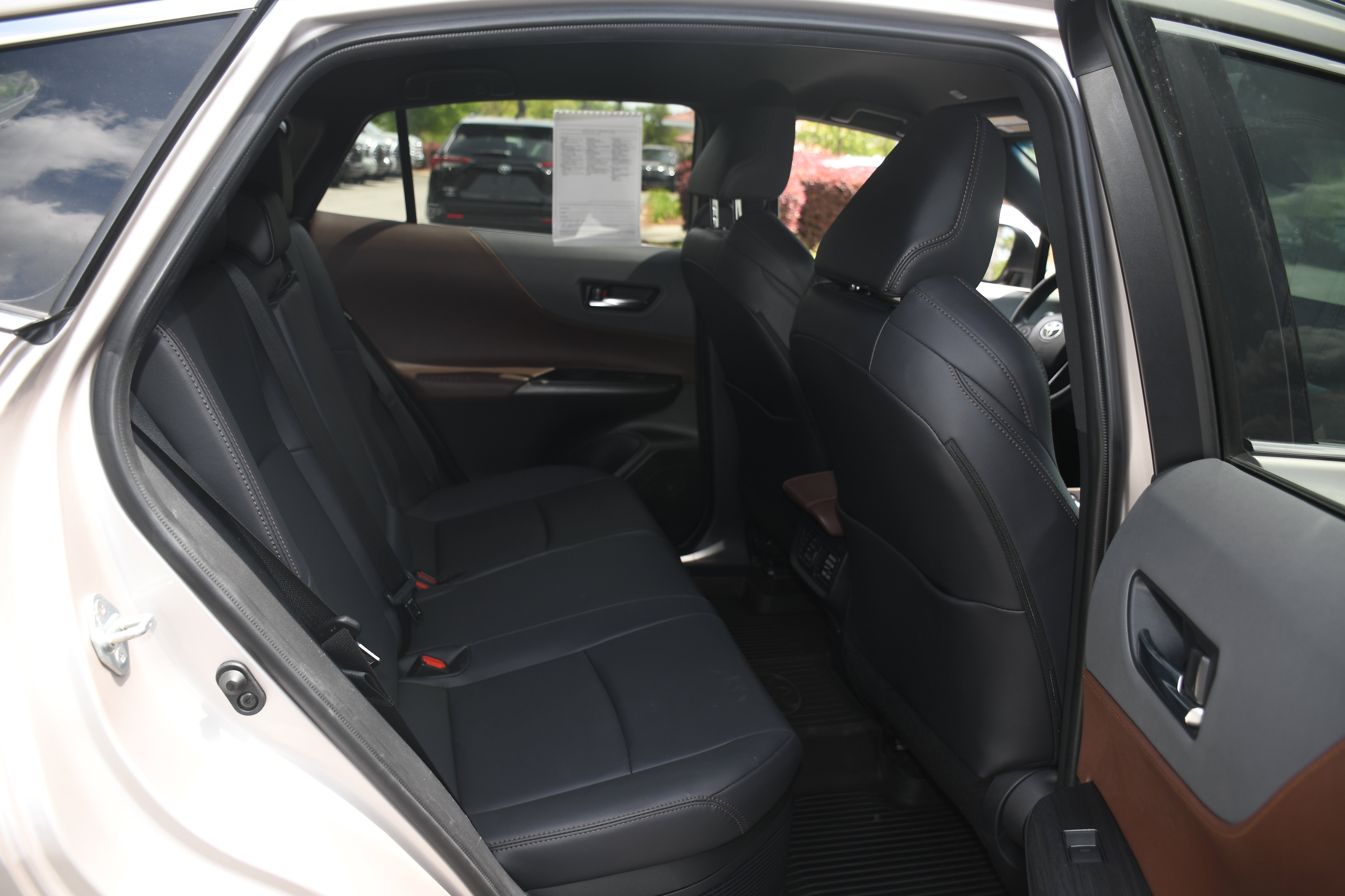 Certified 2023 Toyota Venza XLE AWD/4WD image 19