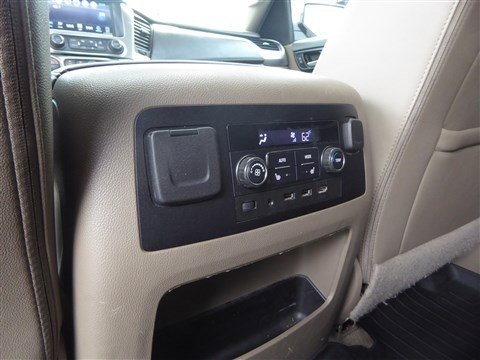 Used 2019 Chevrolet Suburban LT image 21