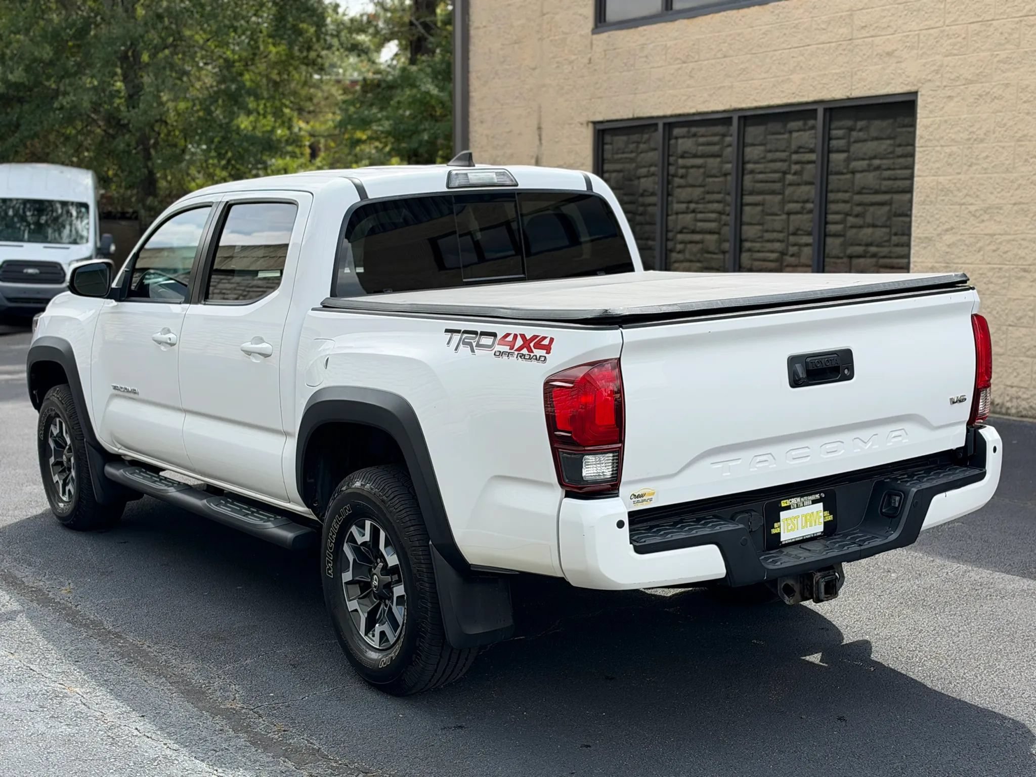 Used 2019 Toyota Tacoma TRD Off-Road w/ Technology Package AWD/4WD image 7