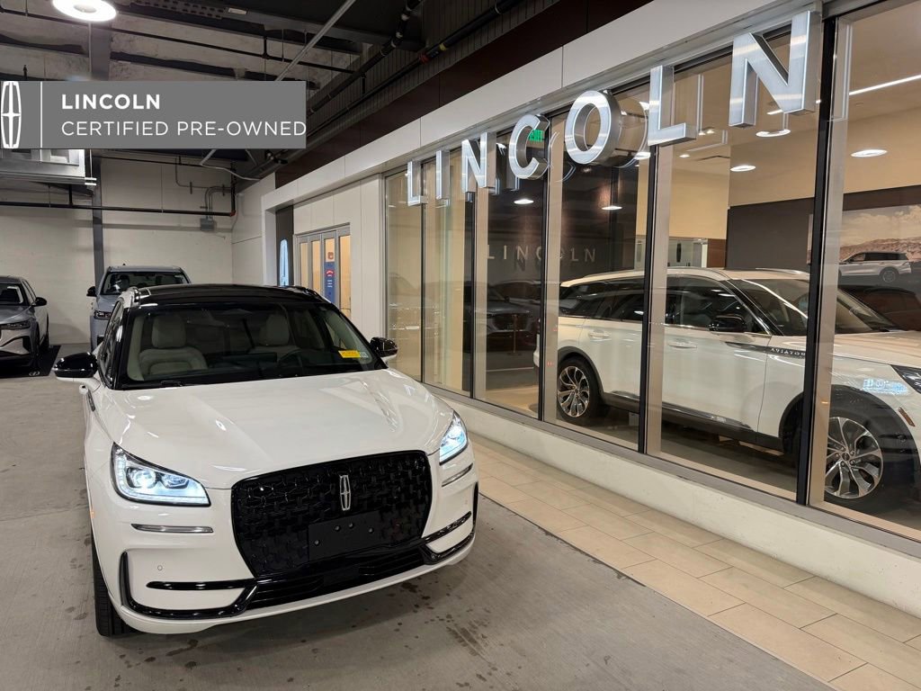 Used 2025 Lincoln Corsair Grand Touring w/ Equipment Group 301A AWD/4WD image 1