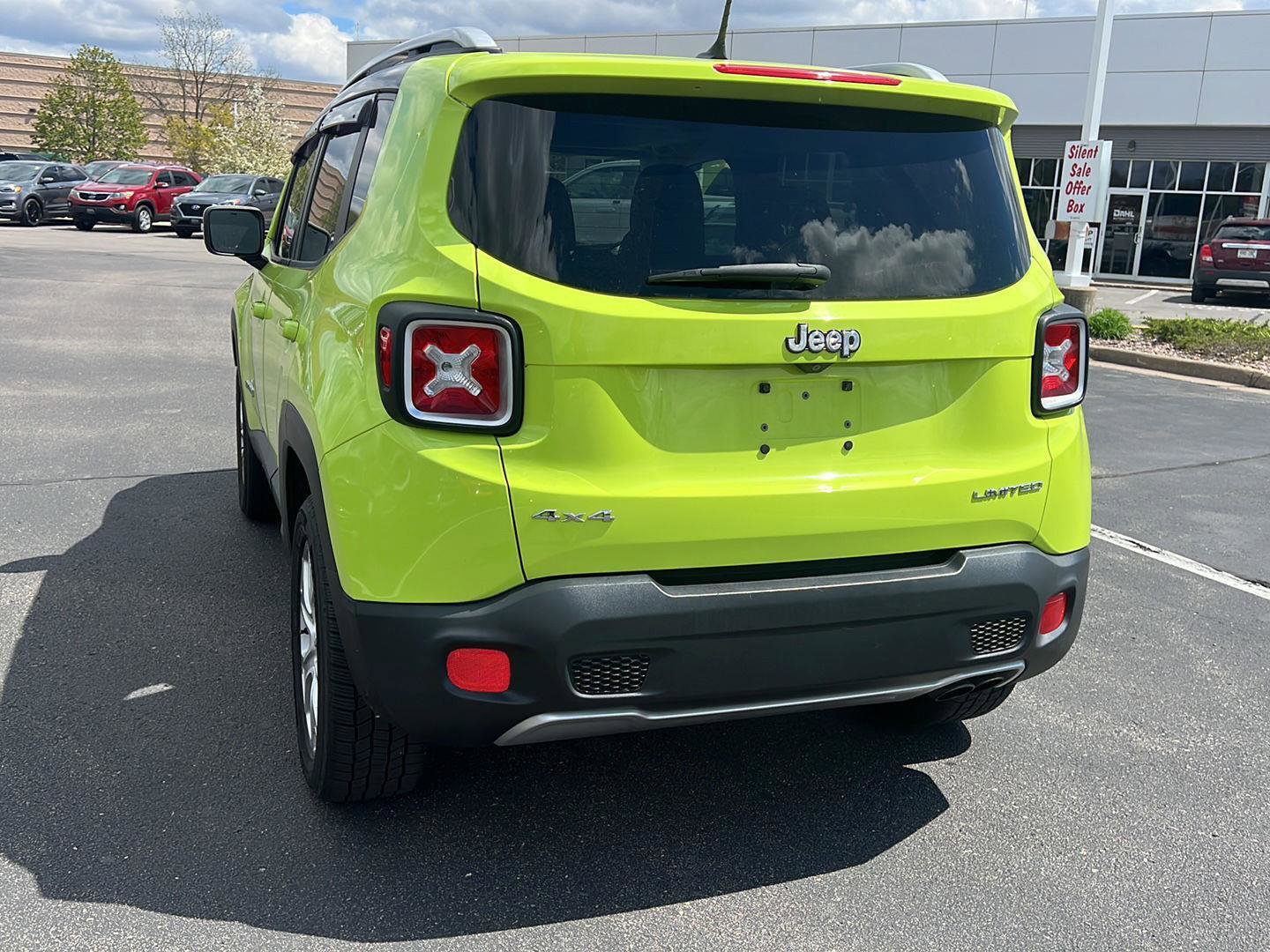 Used 2017 Jeep Renegade Limited AWD/4WD image 8