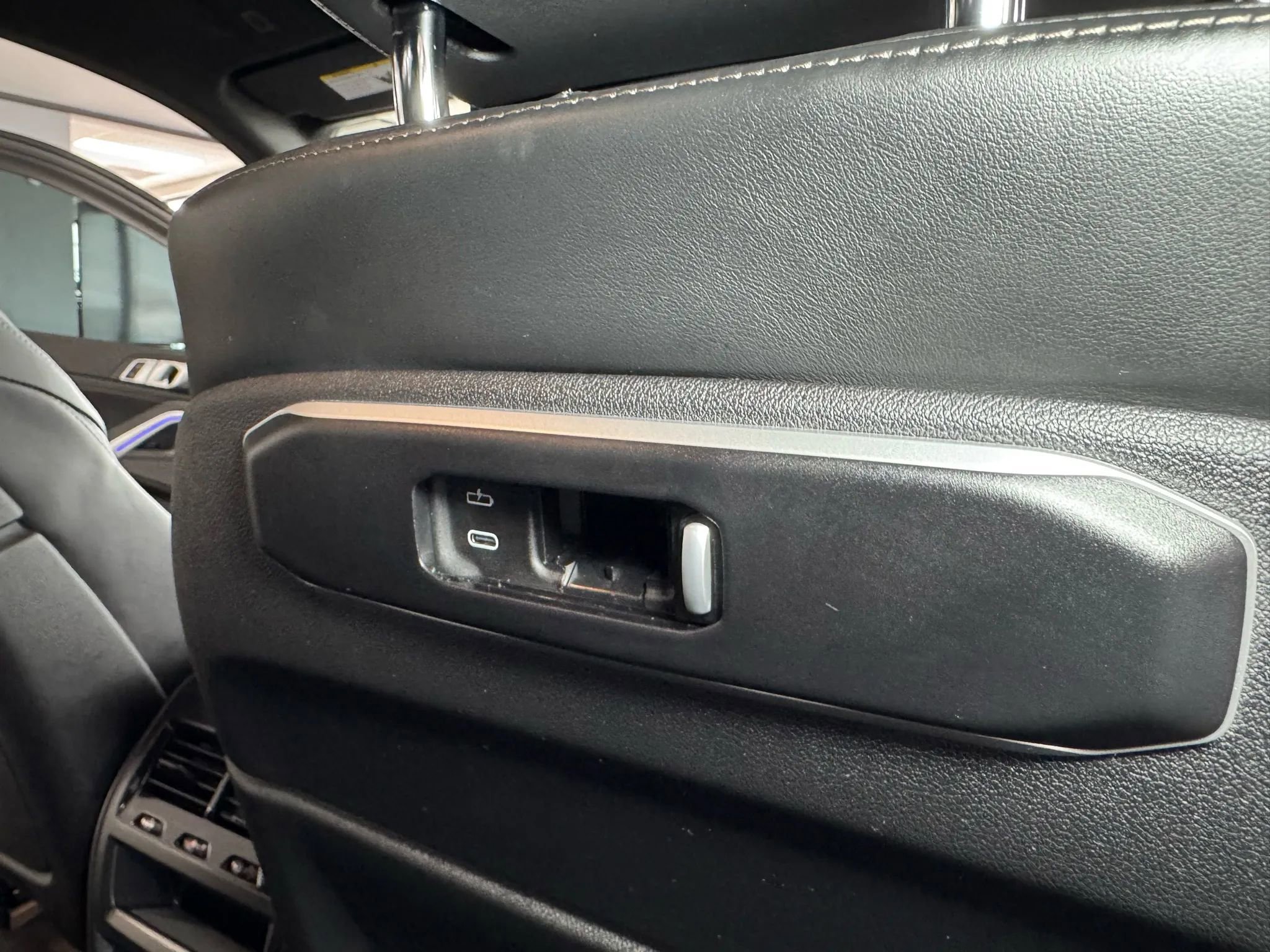 Used 2024 BMW X6 M60i w/ M Sport Professional Package image 18