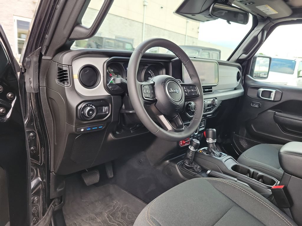 Used 2025 Jeep Wrangler Unlimited Sport S 4xe AWD/4WD image 13