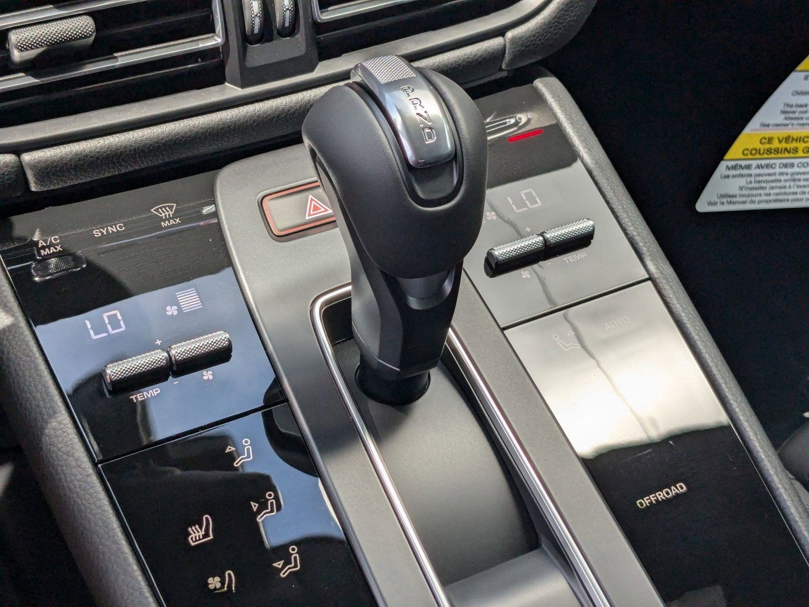 Certified 2025 Porsche Macan image 21