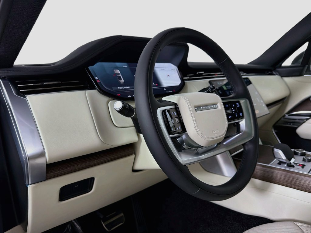 New 2027 Land Rover Range Rover Long Wheelbase SE AWD/4WD image 9