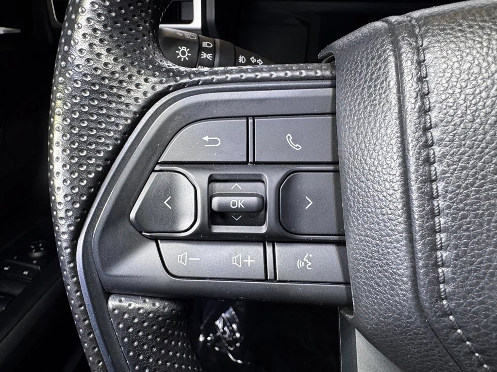 Certified 2025 Toyota Tacoma SR5 AWD/4WD image 27
