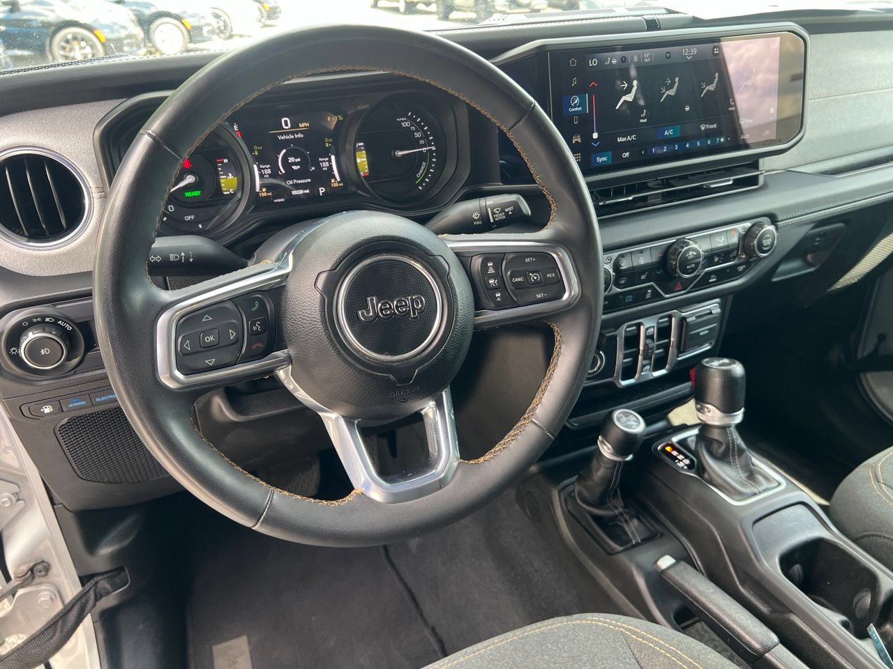 Used 2024 Jeep Wrangler Unlimited Sahara AWD/4WD image 15