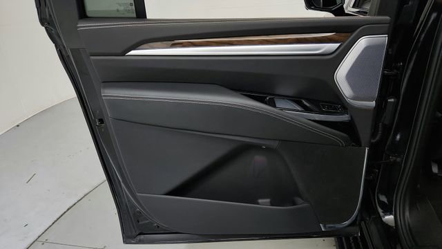 Certified 2026 Cadillac Escalade ESV Platinum Sport image 19