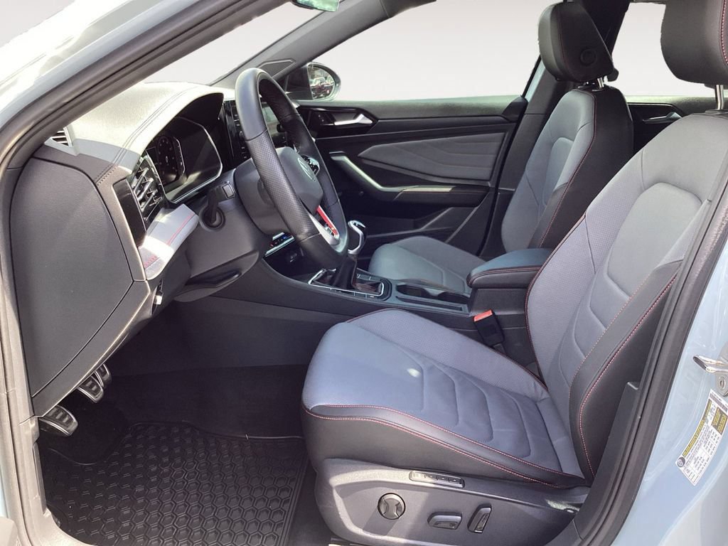 Used 2025 Volkswagen Jetta GLI Autobahn FWD image 25