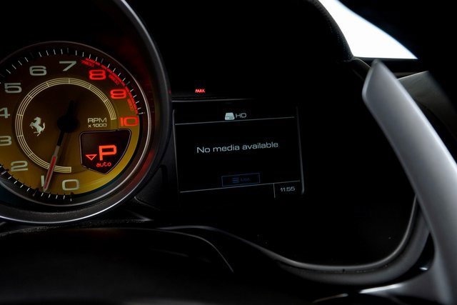 Used 2019 Ferrari Portofino image 35