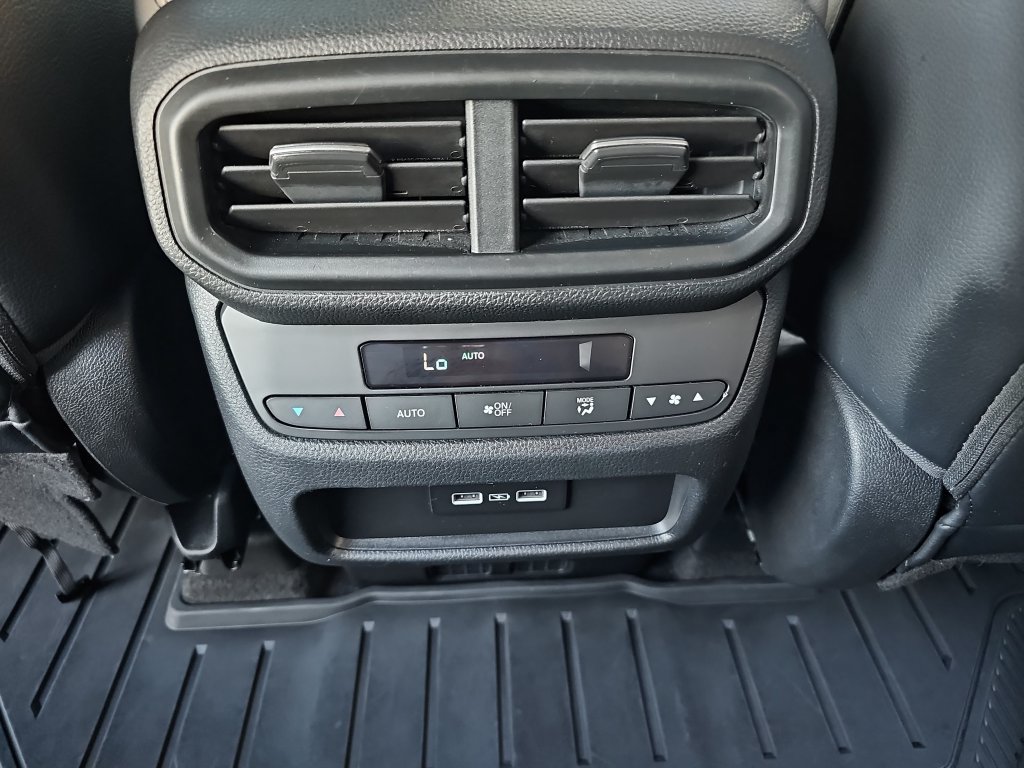 Used 2023 Honda Pilot Touring image 21