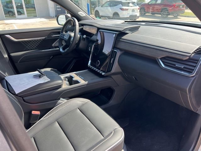 Used 2025 GMC Acadia Denali w/ Super Cruise Package image 6