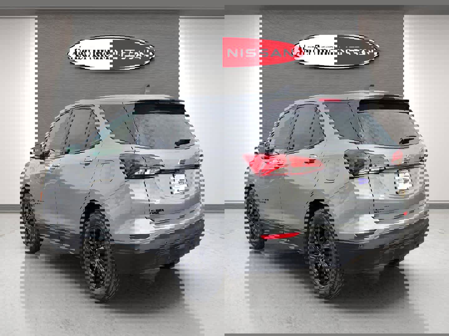 Used 2023 Chevrolet Equinox LS w/ LS Convenience Package image 8