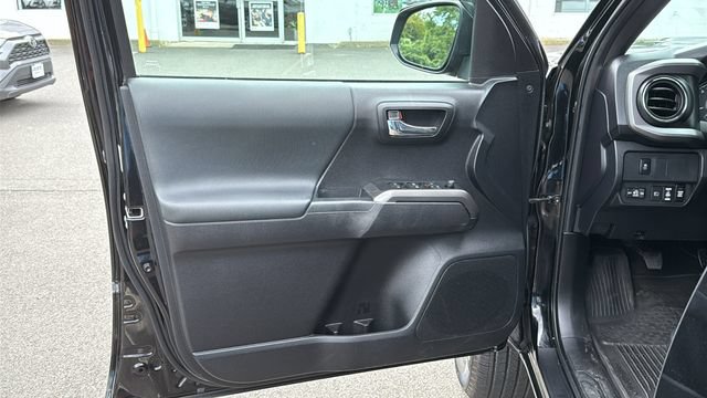Certified 2022 Toyota Tacoma TRD Sport AWD/4WD image 9