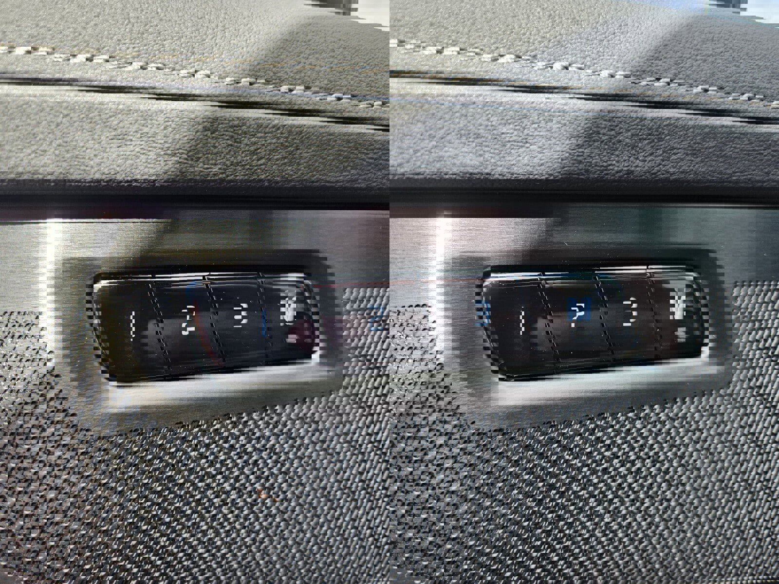 New 2026 Volvo XC90 T8 Plus image 40