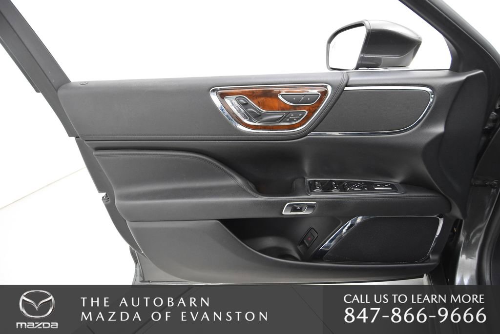 Used 2017 Lincoln Continental Reserve w/ Climate Package image 33