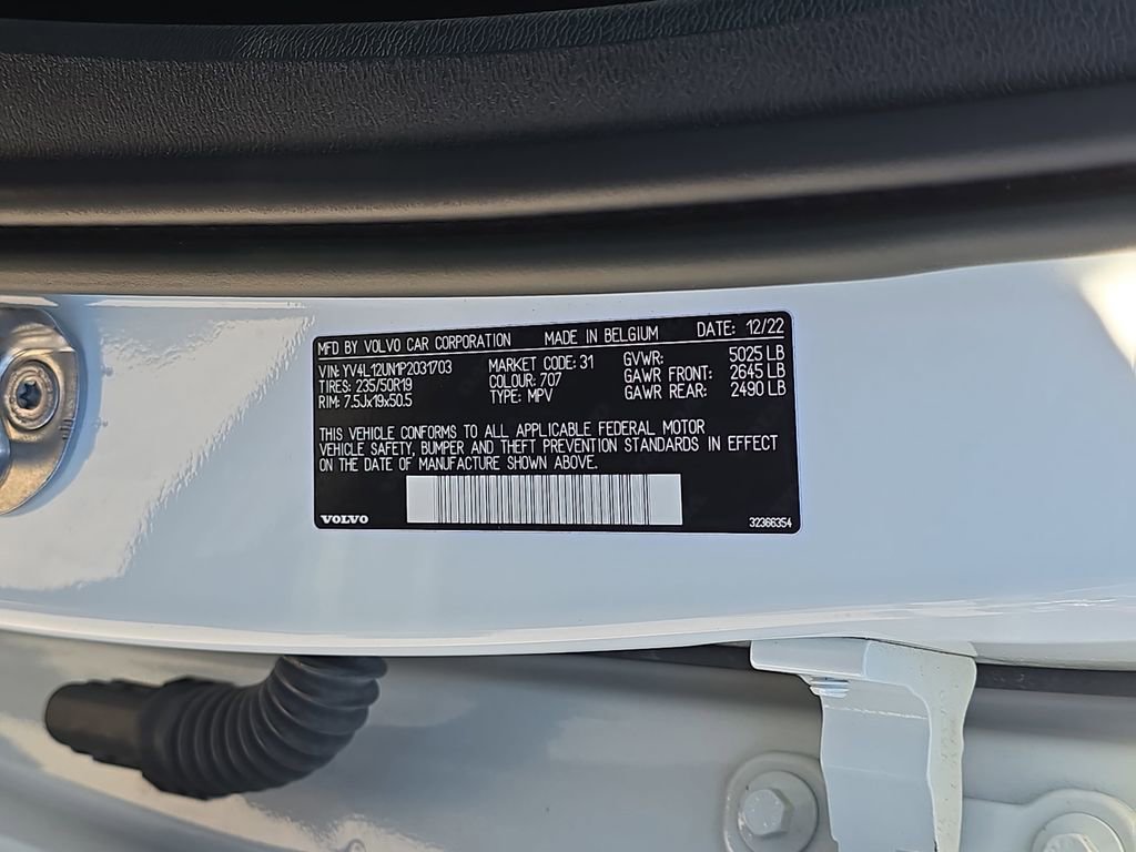 Used 2023 Volvo XC40 B5 Plus w/ Driver Assist Package image 40