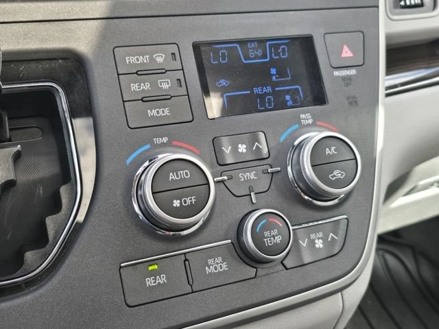 Used 2020 Toyota Sienna XLE w/ XLE Navigation Package AWD/4WD image 32