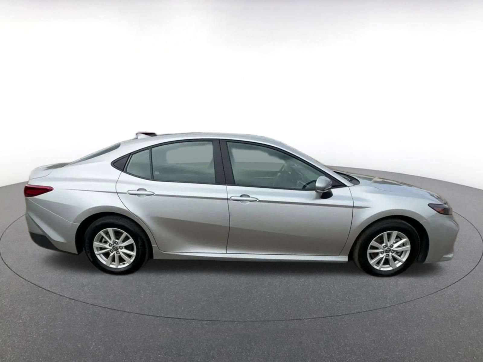 Used 2025 Toyota Camry LE image 16