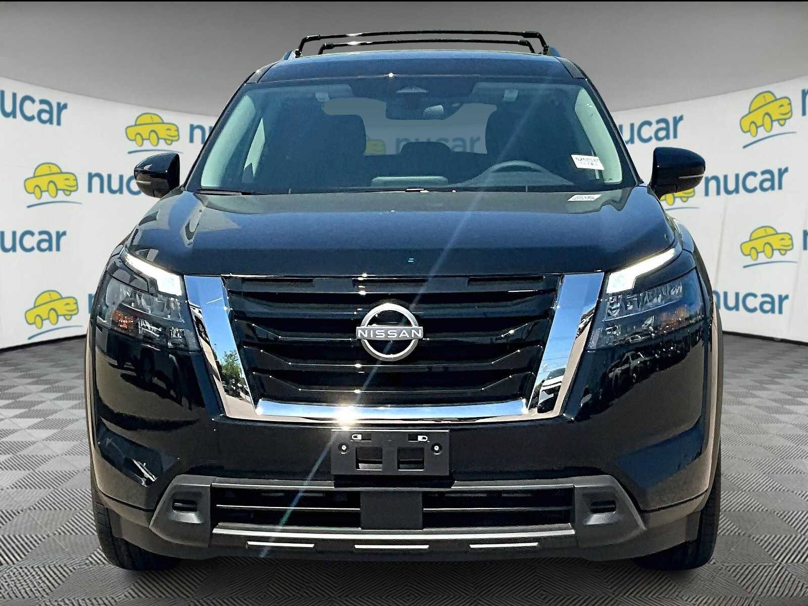 New 2025 Nissan Pathfinder SV image 2