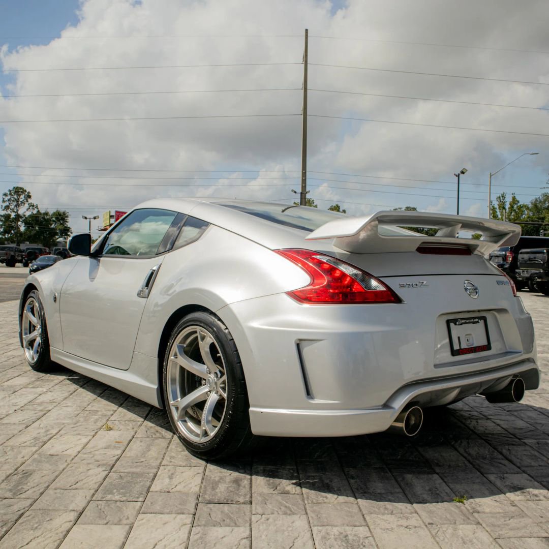 Used 2009 Nissan 370Z NISMO RWD image 5