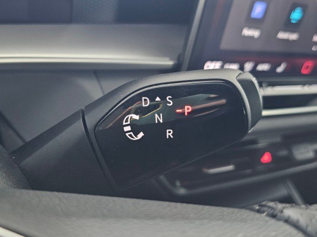 Used 2025 Volkswagen Tiguan SE R-Line AWD/4WD image 36