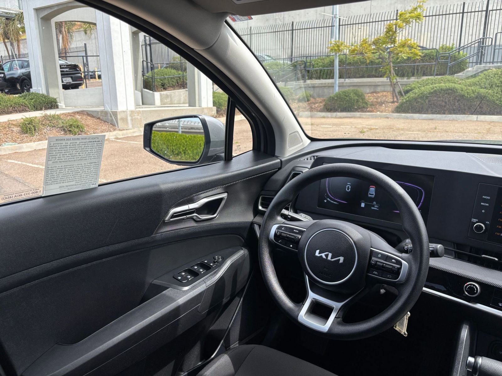 Used 2025 Kia Sportage LX FWD image 33