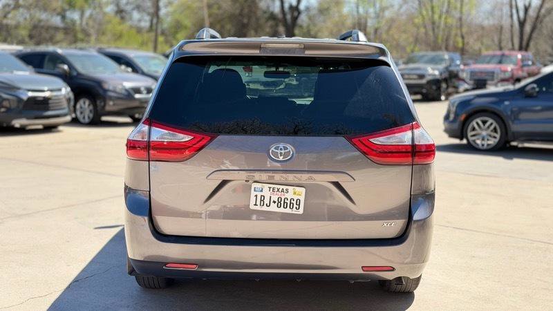 Used 2015 Toyota Sienna XLE image 5