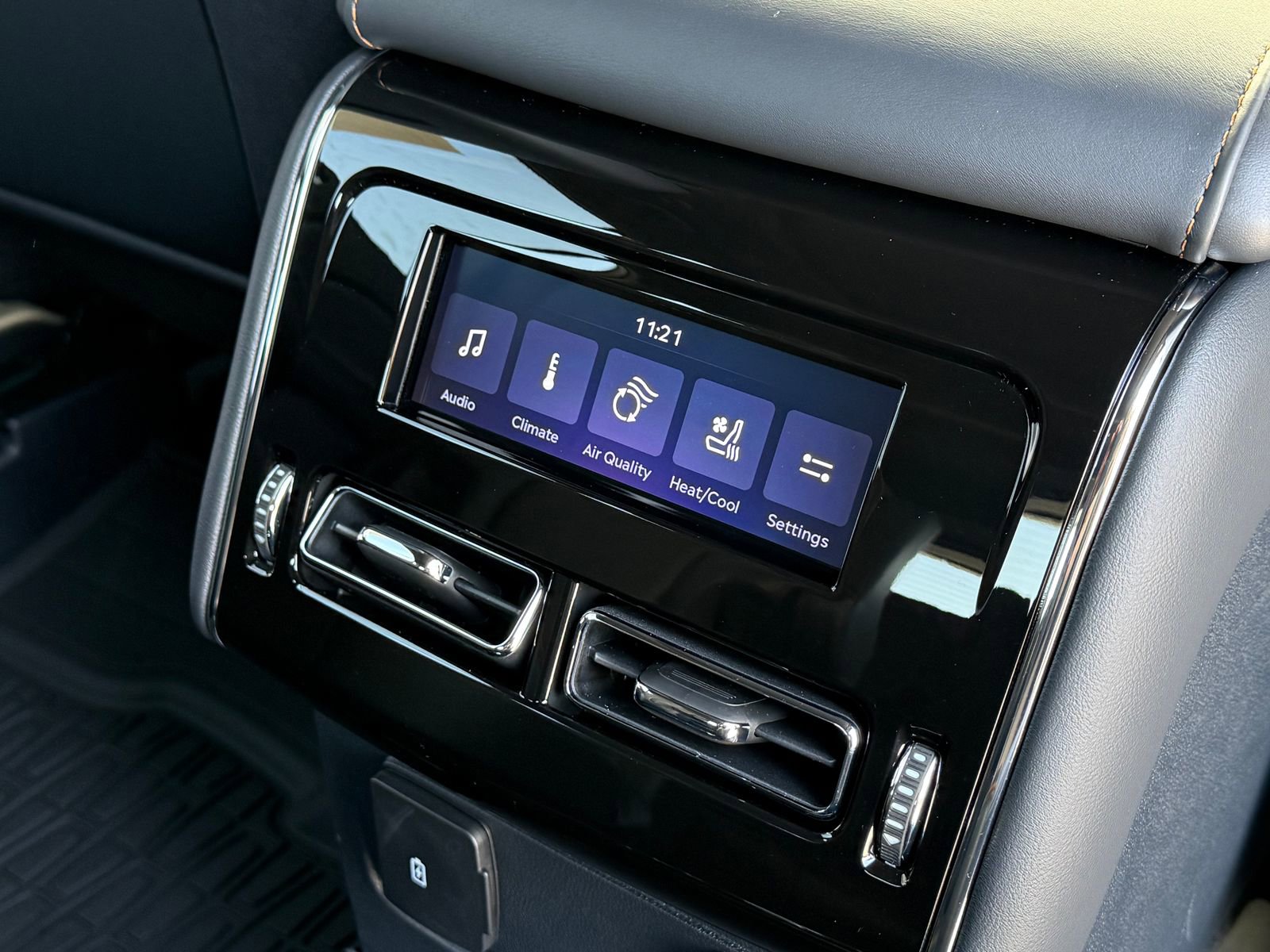 New 2026 Lincoln Aviator Black Label w/ Jet Appearance Package image 12