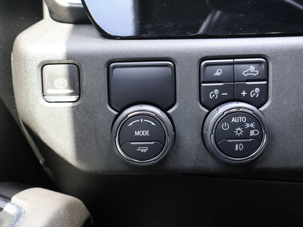 Used 2023 Chevrolet Silverado 1500 LTZ RWD image 36