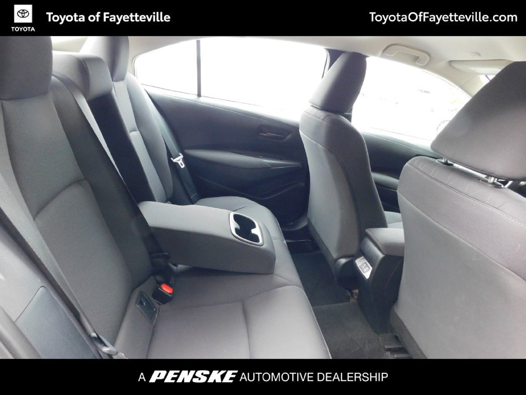Used 2025 Toyota Corolla LE FWD image 5
