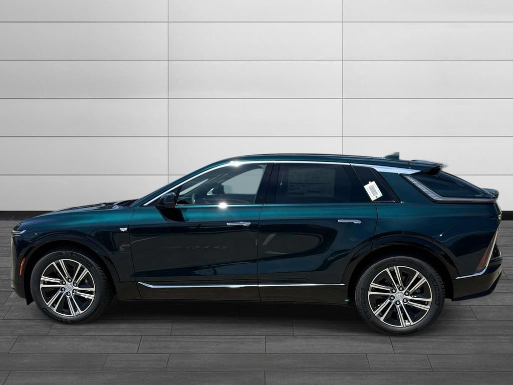 New 2026 Cadillac Lyriq Luxury AWD/4WD image 2