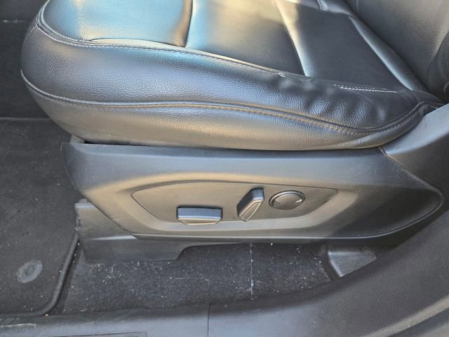 Used 2020 Ford Explorer XLT w/ Equipment Group 202A image 14