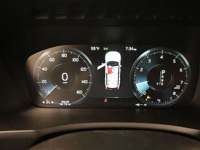 Used 2017 Volvo XC90 T6 Momentum w/ Vision Package image 11