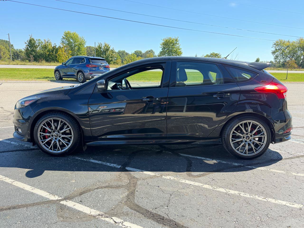 Used 2018 Ford Focus ST FWD image 2