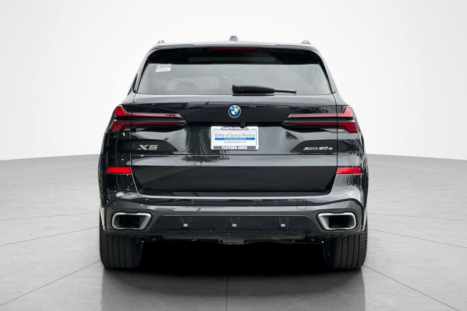 Used 2024 BMW X5 xDrive50e w/ M Sport Package AWD/4WD image 4