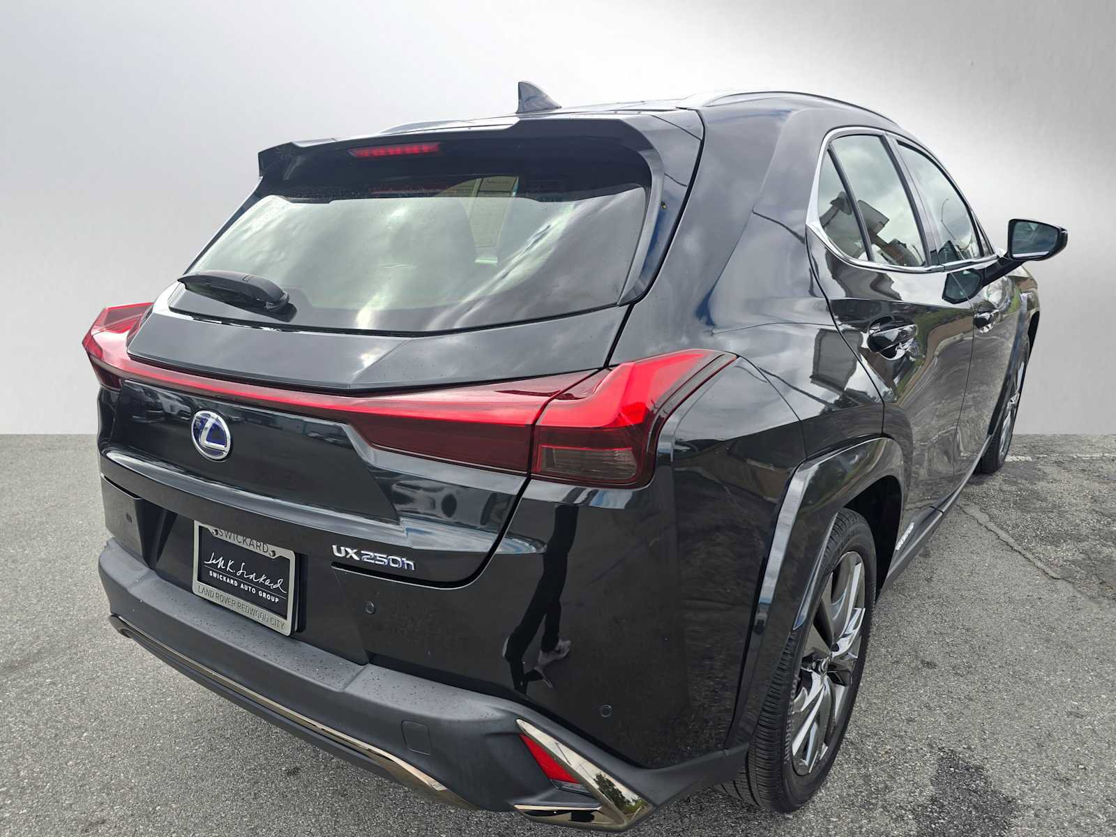 Used 2022 Lexus UX 250h F Sport w/ Accessory Package (Z2) image 5