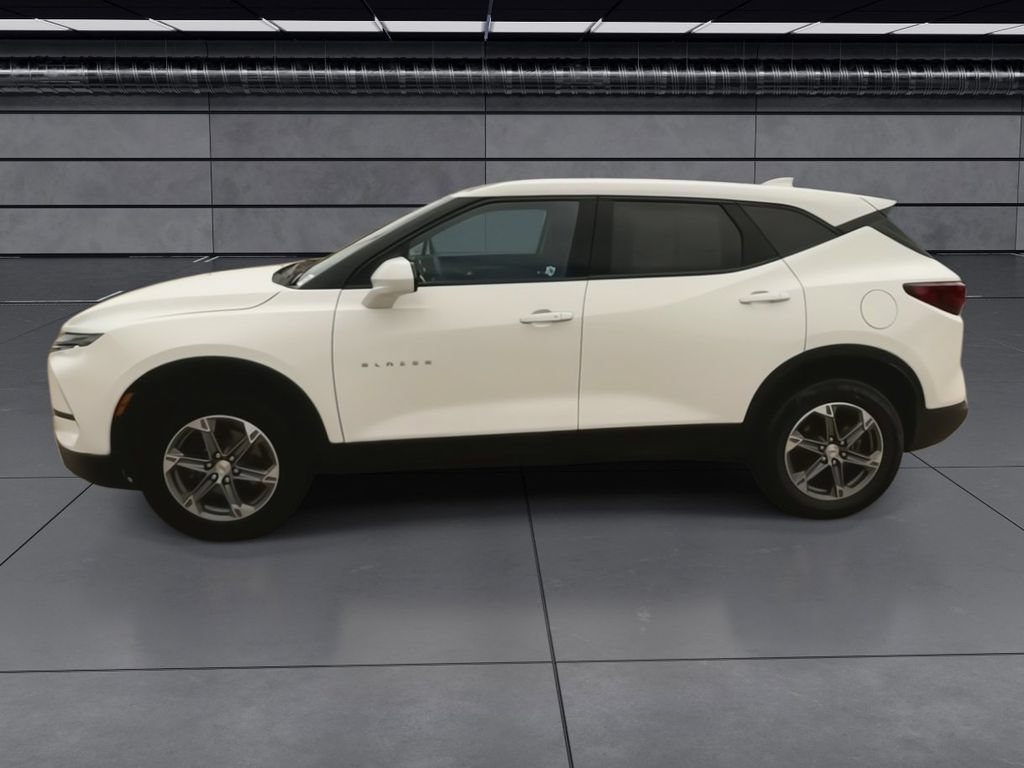Used 2023 Chevrolet Blazer LT w/ Driver Confidence Package FWD image 5