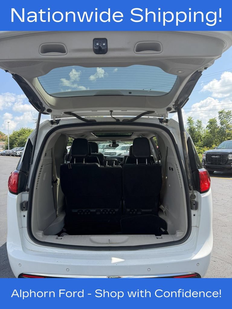 Used 2020 Chrysler Pacifica Limited FWD image 10