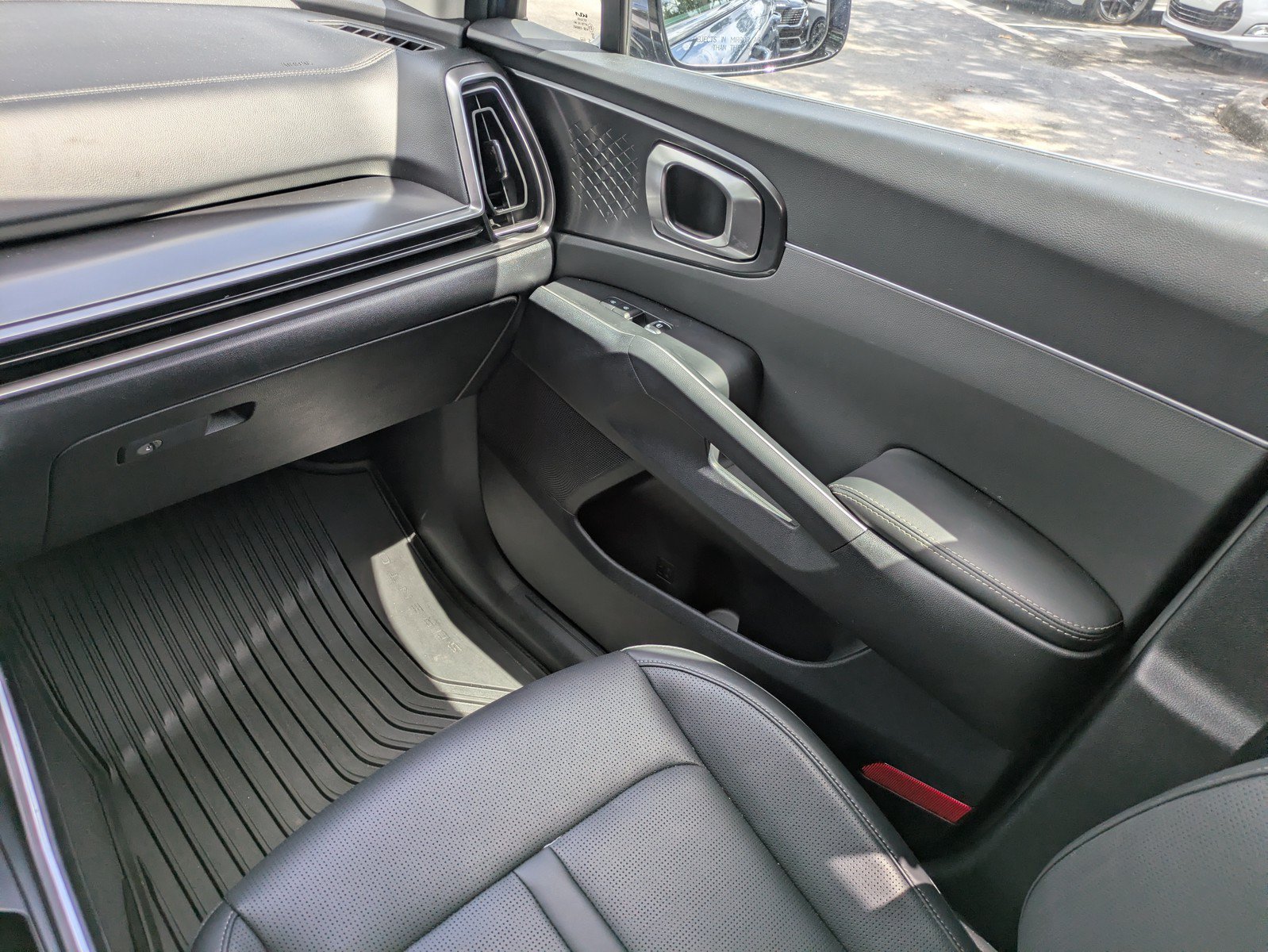 Certified 2026 Kia Sorento S w/ S Panoramic Sunroof Package FWD image 14