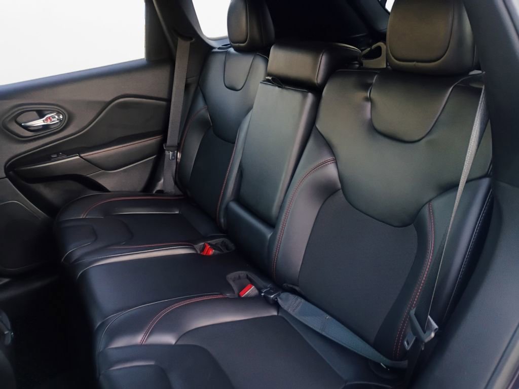 Used 2021 Jeep Cherokee Trailhawk w/ Technology Group image 22