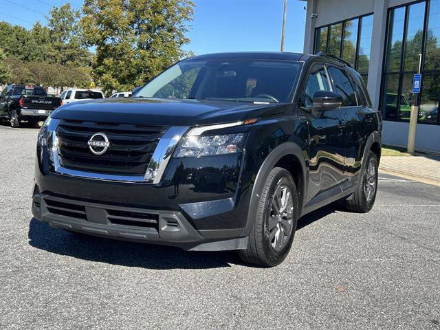 Used 2025 Nissan Pathfinder SV