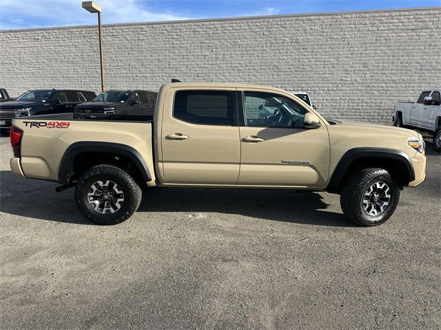Used 2018 Toyota Tacoma TRD Off-Road image 3