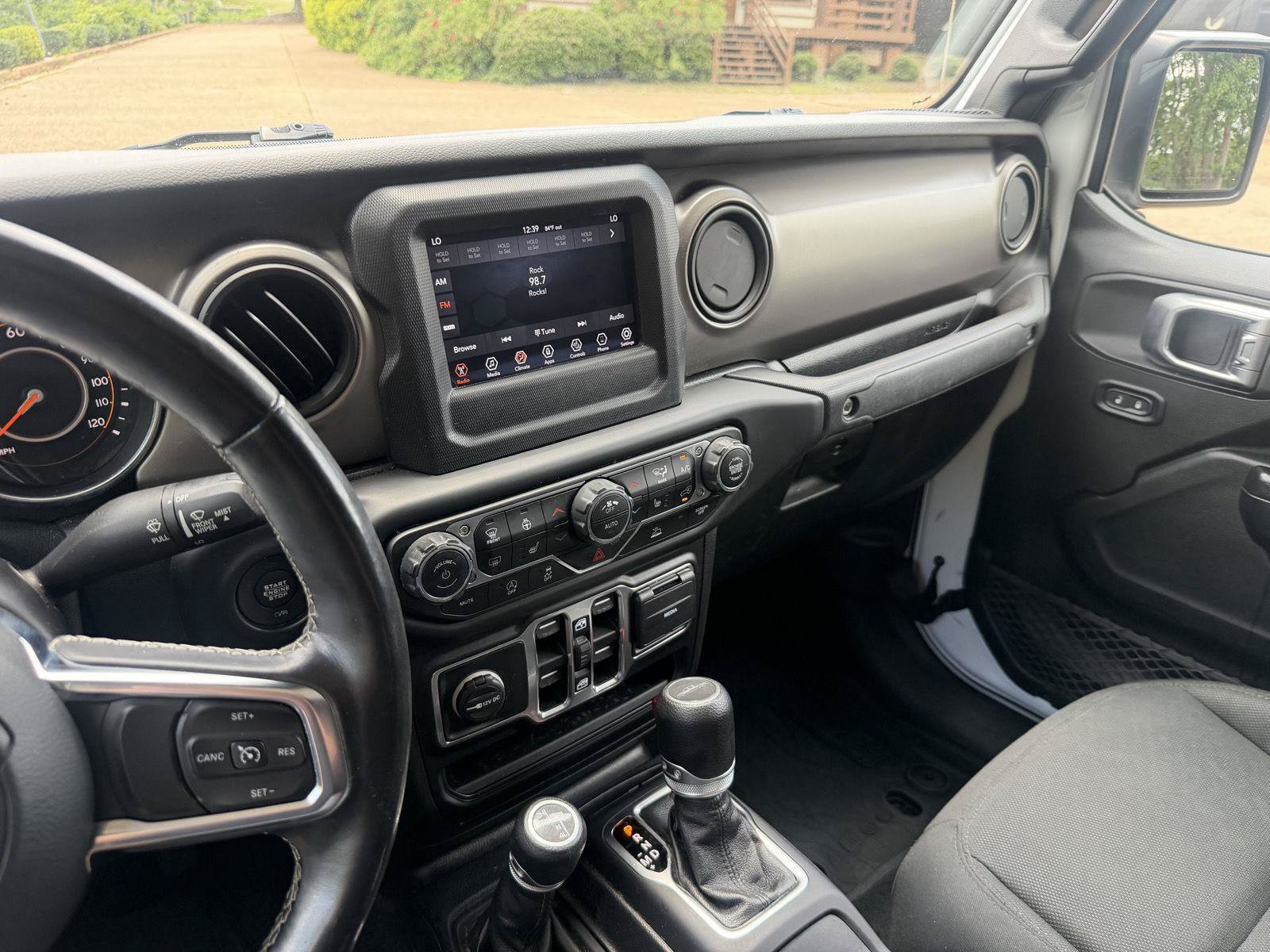 Used 2020 Jeep Gladiator Sport w/ Quick Order Package 24S AWD/4WD image 12