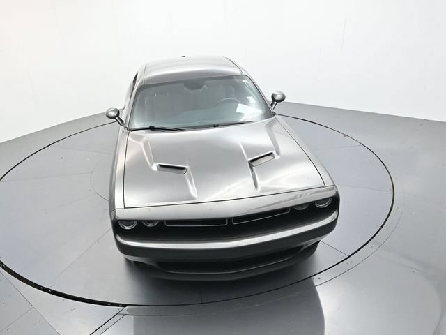 Used 2016 Dodge Challenger SXT w/ Driver Convenience Group RWD image 31