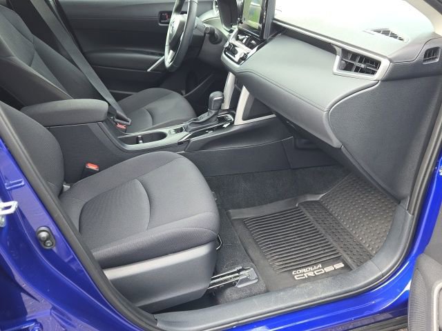 Used 2024 Toyota Corolla Cross LE w/ Moonroof Package image 9